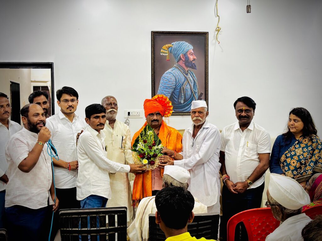 अतिवृष्टी अनुदान मिळवून दिल्याबद्दल अनिल जगताप यांचा त्यांच्या मुळ गावी भातागळी येथे भव्य सत्कार